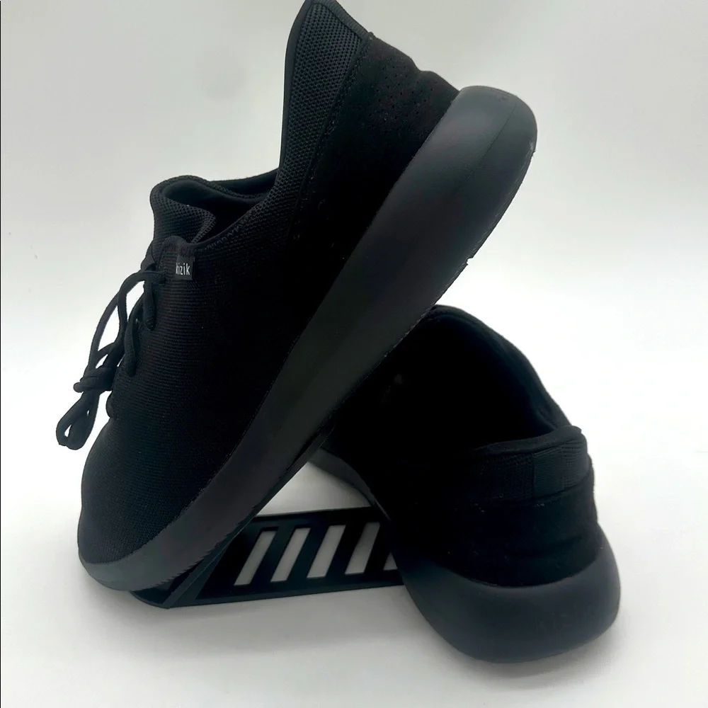Kizik Men's Size 15W Madrid Eco Knit Triple Black Lace Up Sneakers